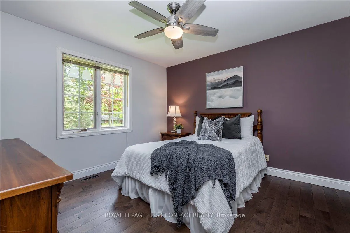 Photo 25 of 11 Forestwood Lane, Barrie, South Shore — HOMEH
