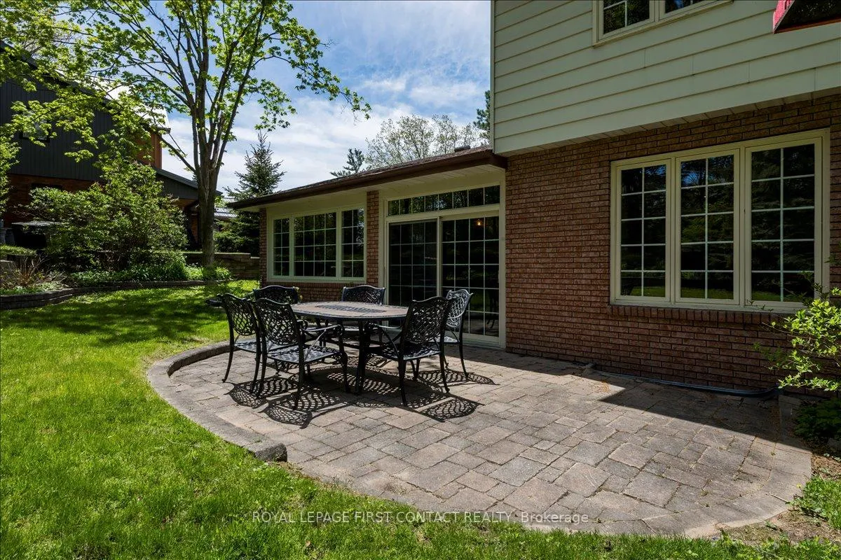 Photo 37 of 11 Forestwood Lane, Barrie, South Shore — HOMEH