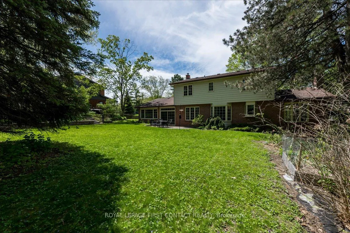 Photo 40 of 11 Forestwood Lane, Barrie, South Shore — HOMEH