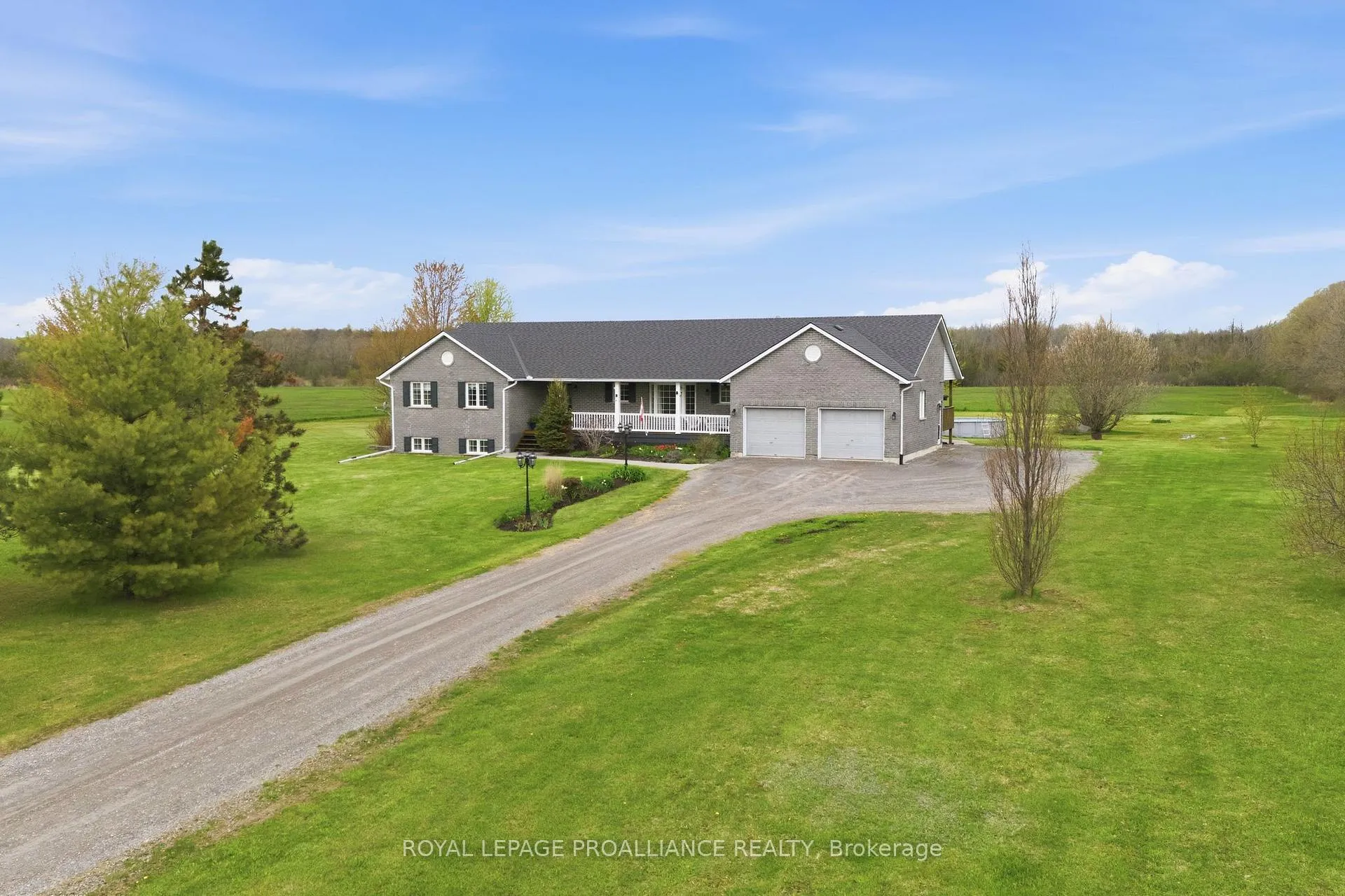 Front of 1489 Airport Parkway