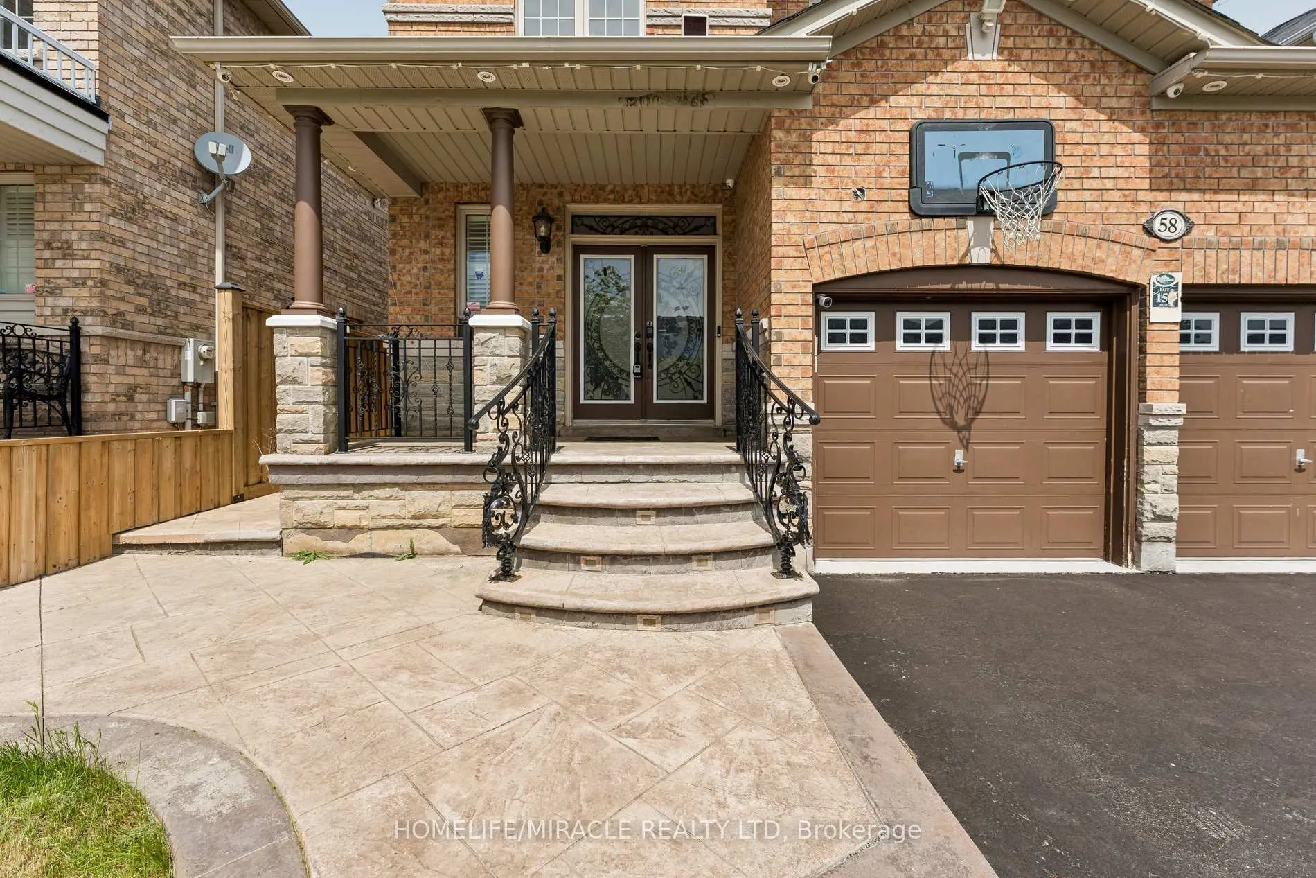 Photo 3 of 58 Dovehaven Crescent, Brampton, Bram East — HOMEH