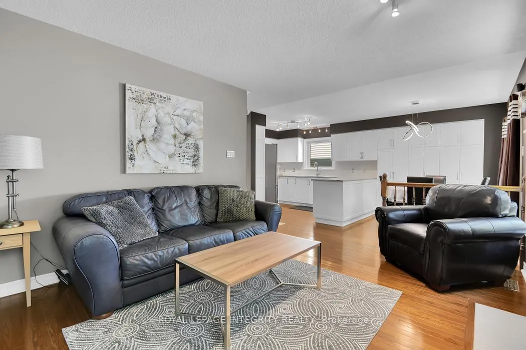 Photo 13 of 97 Grenadier Way, Ottawa, Barrhaven - Longfields — HOMEH