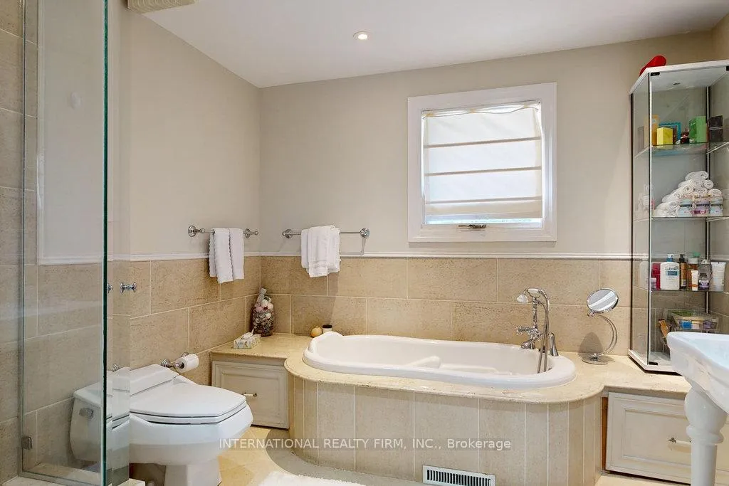 Photo 23 of 122 Willingdon Road, Ottawa, Rockcliffe — HOMEH