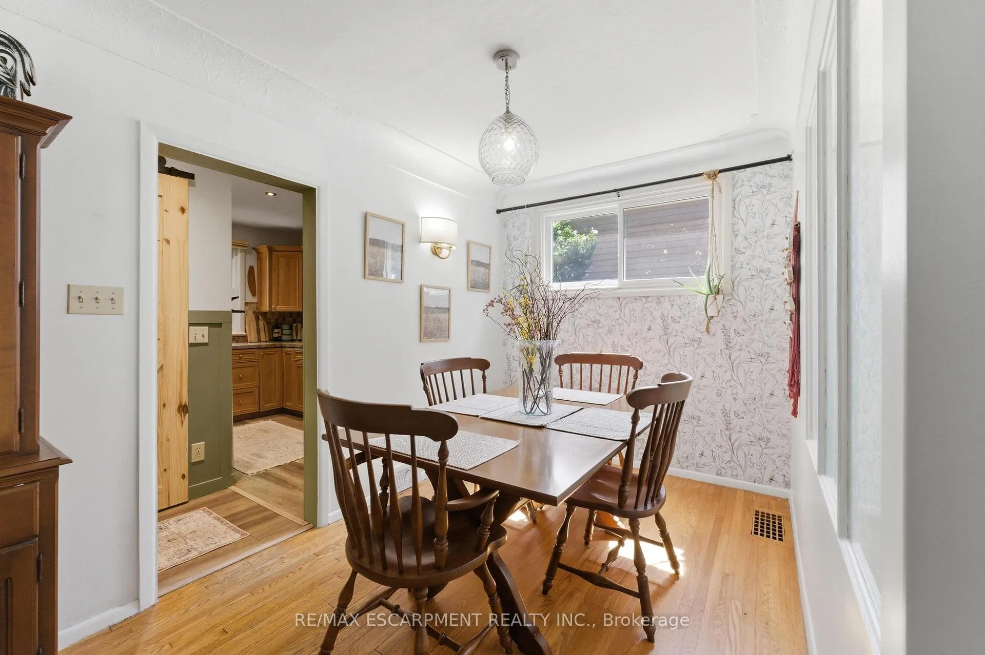Photo 7 of 23 Marion Crescent, Hamilton, Dundas — HOMEH