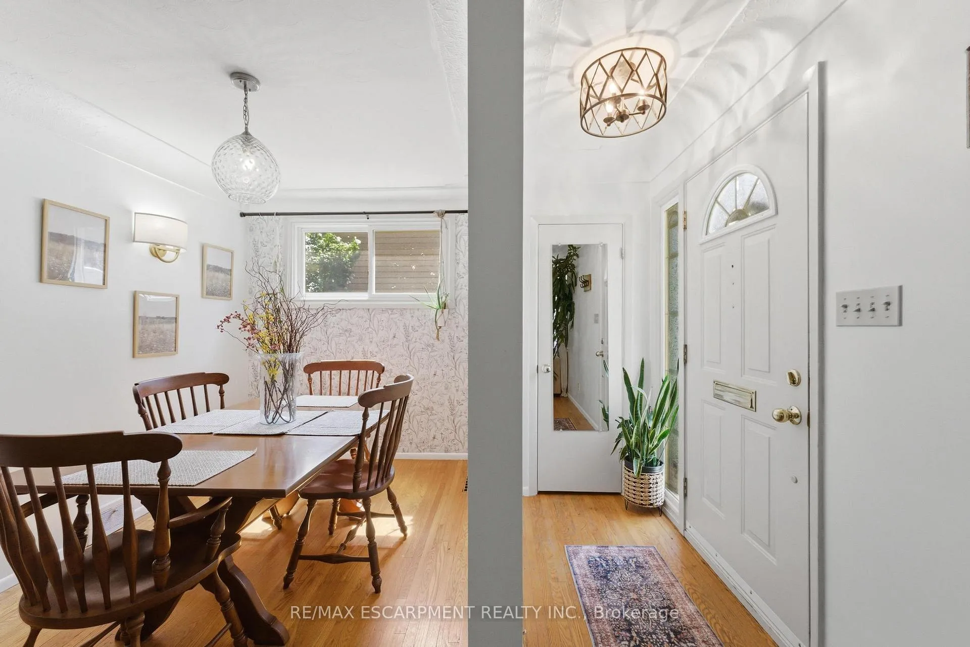 Photo 8 of 23 Marion Crescent, Hamilton, Dundas — HOMEH