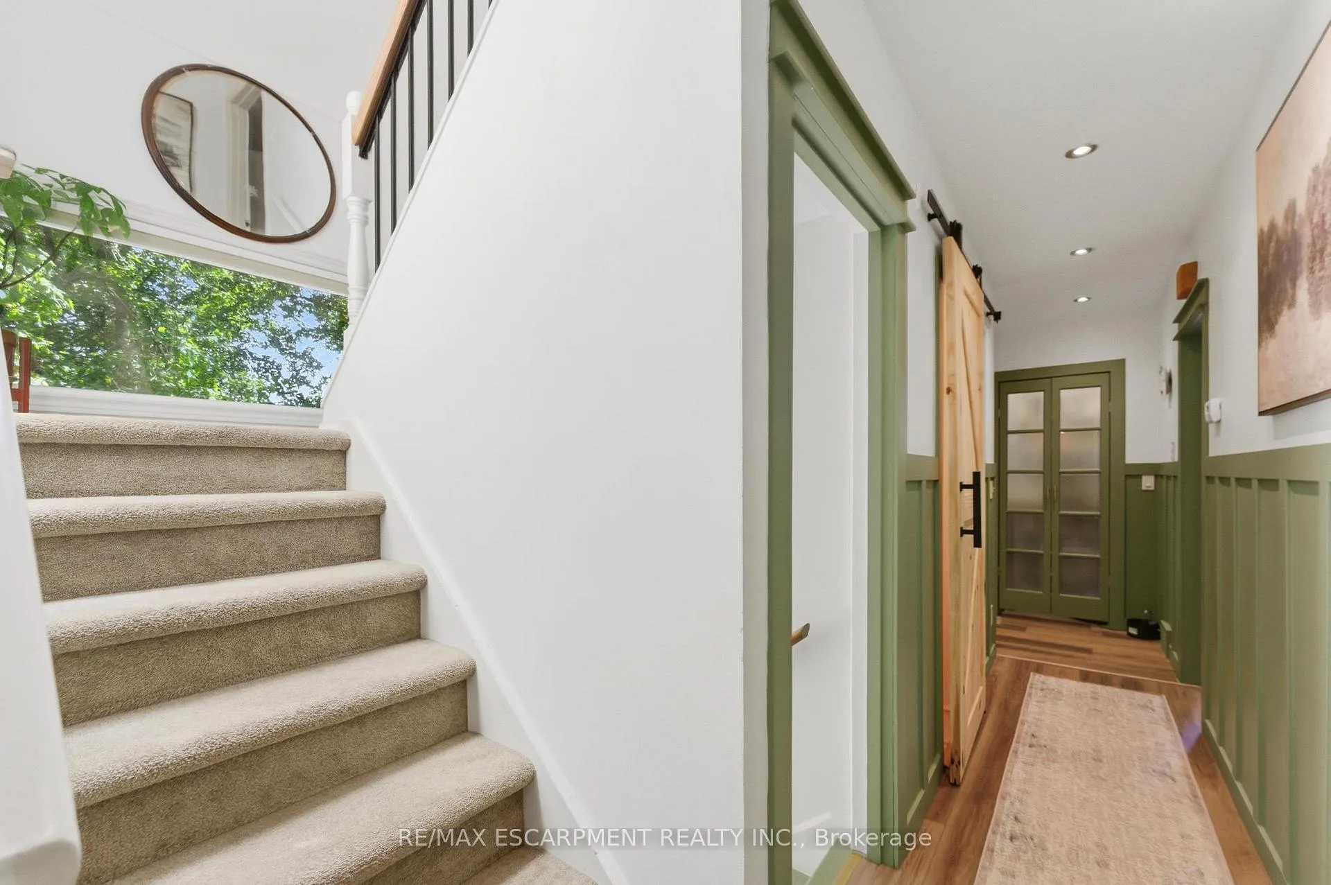 Photo 16 of 23 Marion Crescent, Hamilton, Dundas — HOMEH