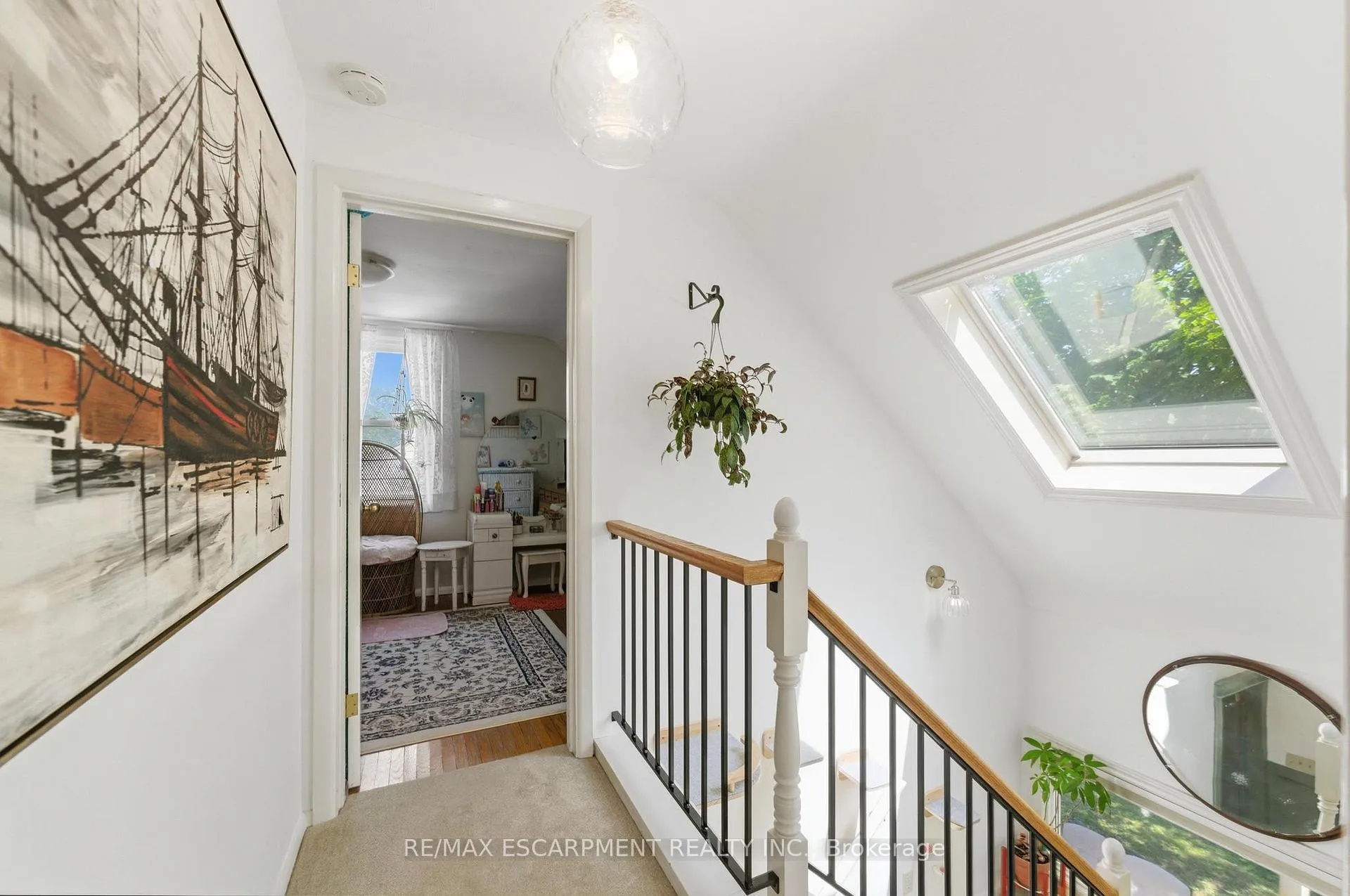 Photo 17 of 23 Marion Crescent, Hamilton, Dundas — HOMEH