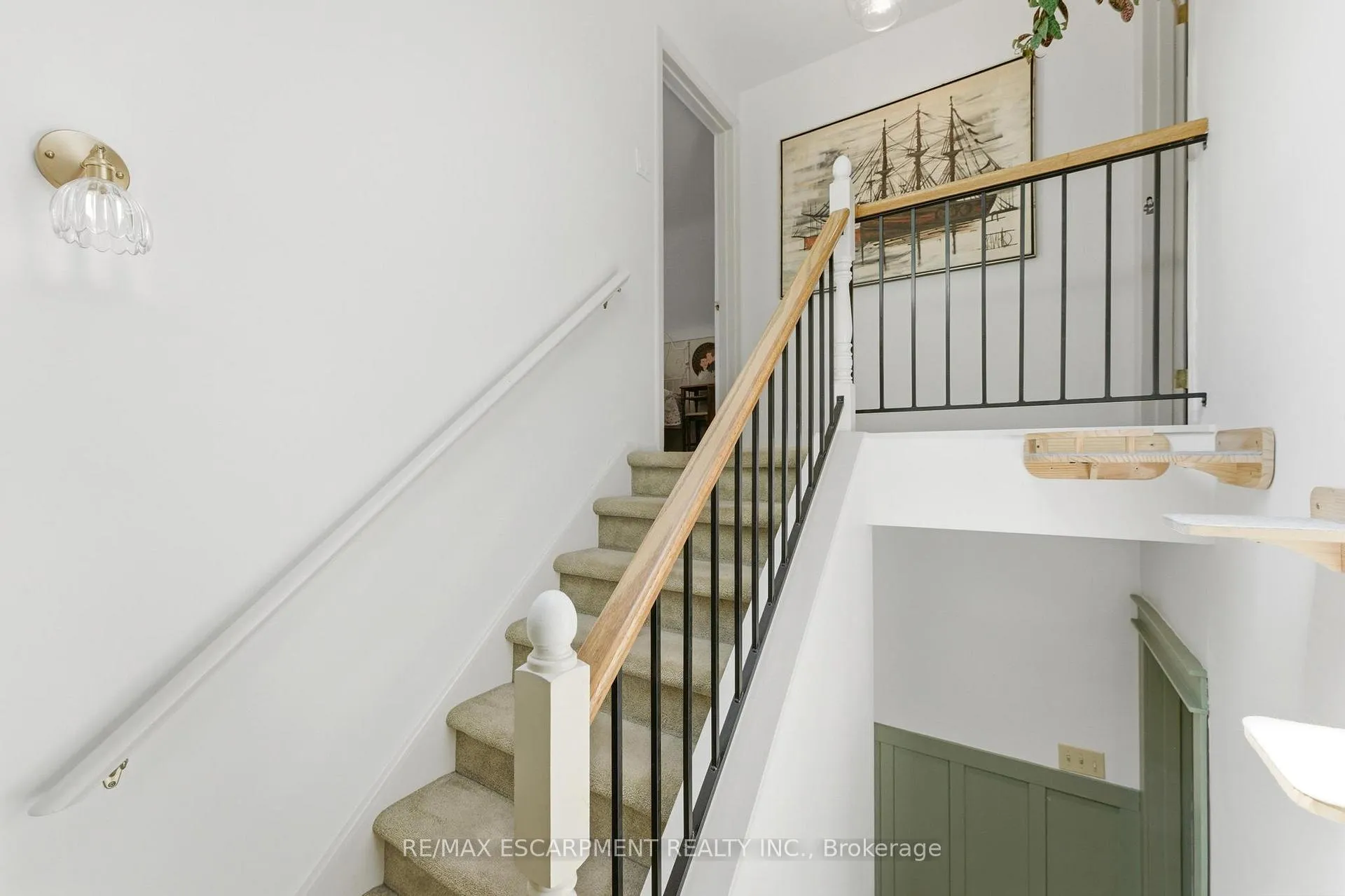 Photo 23 of 23 Marion Crescent, Hamilton, Dundas — HOMEH