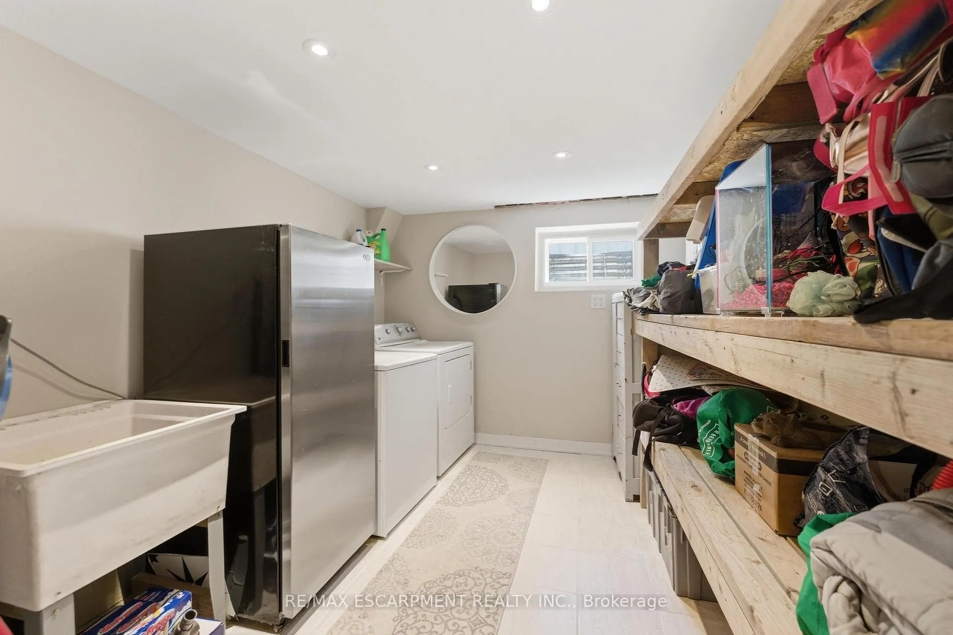 Photo 24 of 23 Marion Crescent, Hamilton, Dundas — HOMEH