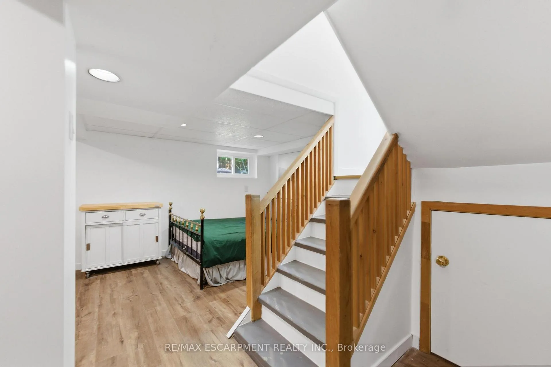 Photo 27 of 23 Marion Crescent, Hamilton, Dundas — HOMEH