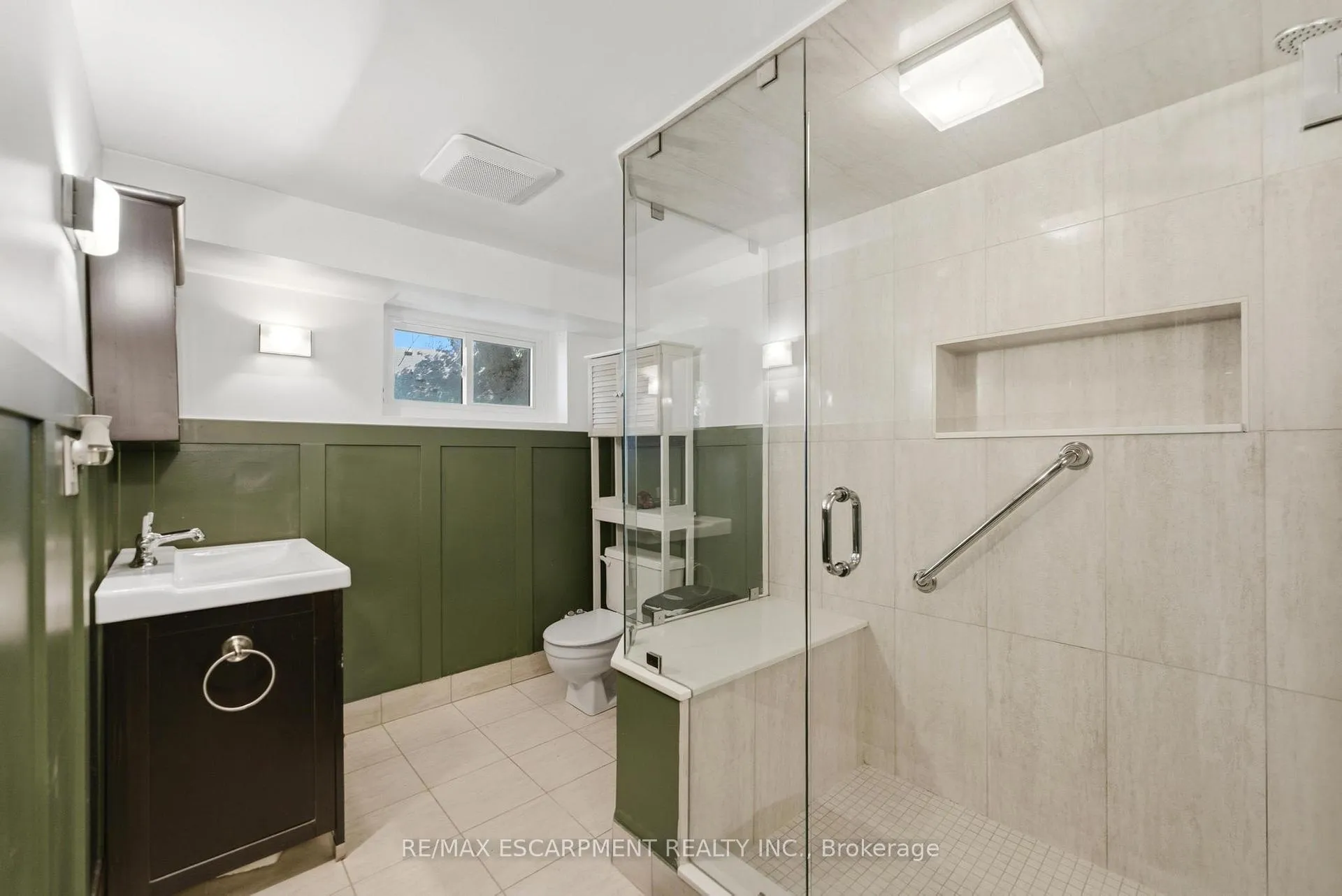 Photo 28 of 23 Marion Crescent, Hamilton, Dundas — HOMEH