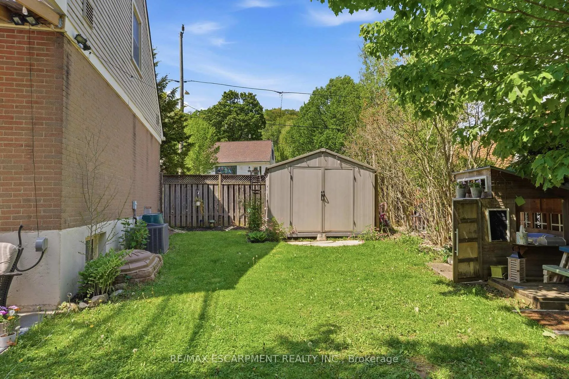 Photo 34 of 23 Marion Crescent, Hamilton, Dundas — HOMEH