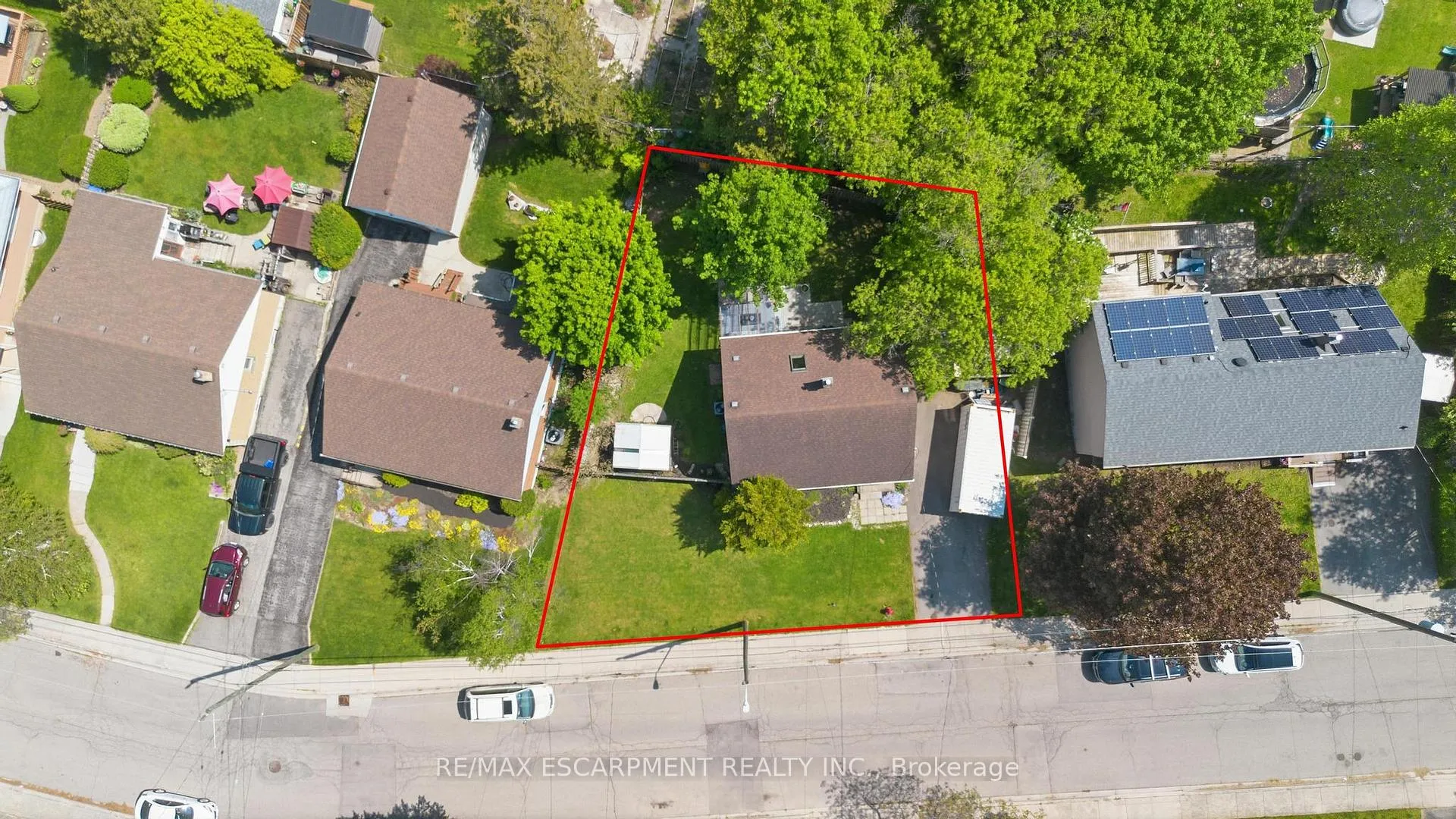 Photo 35 of 23 Marion Crescent, Hamilton, Dundas — HOMEH
