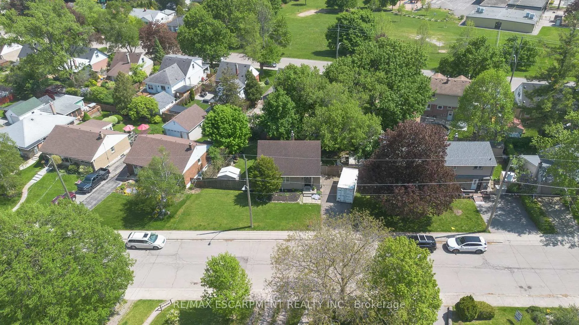 Photo 36 of 23 Marion Crescent, Hamilton, Dundas — HOMEH
