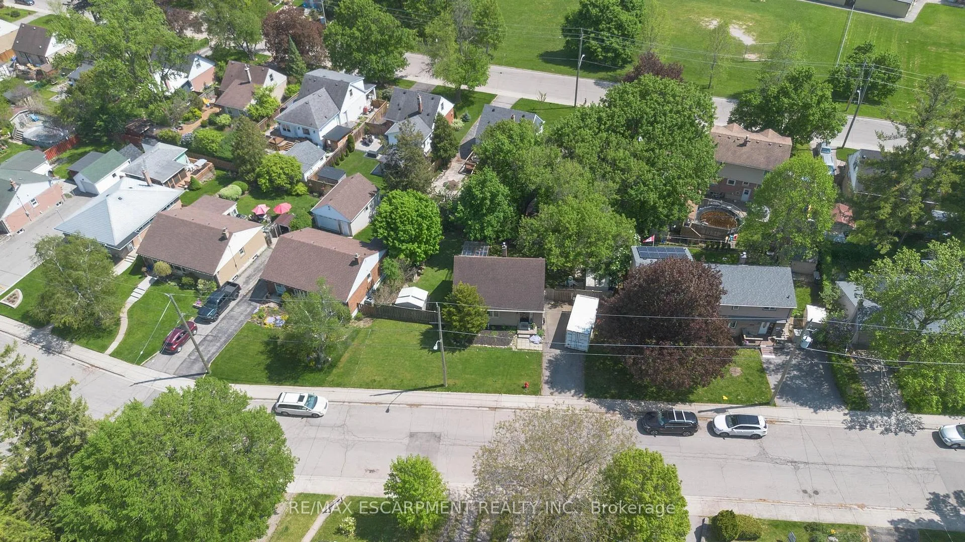 Photo 38 of 23 Marion Crescent, Hamilton, Dundas — HOMEH