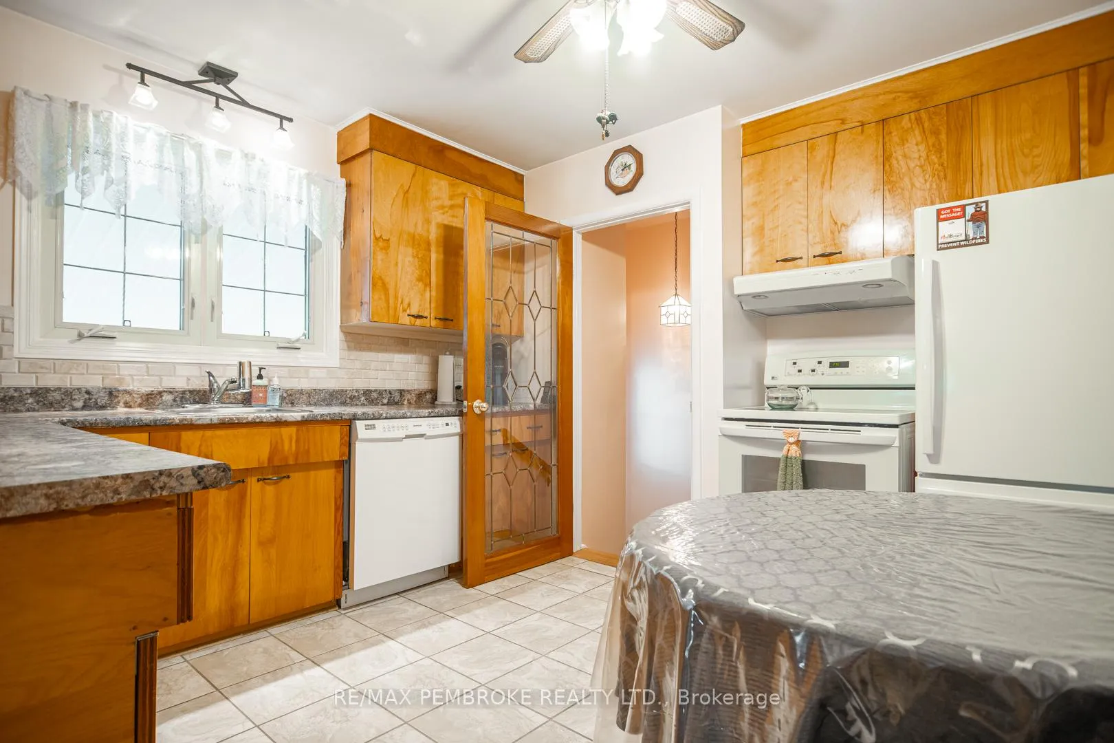 Photo 2 of 784 Mackay Street, Pembroke — HOMEH