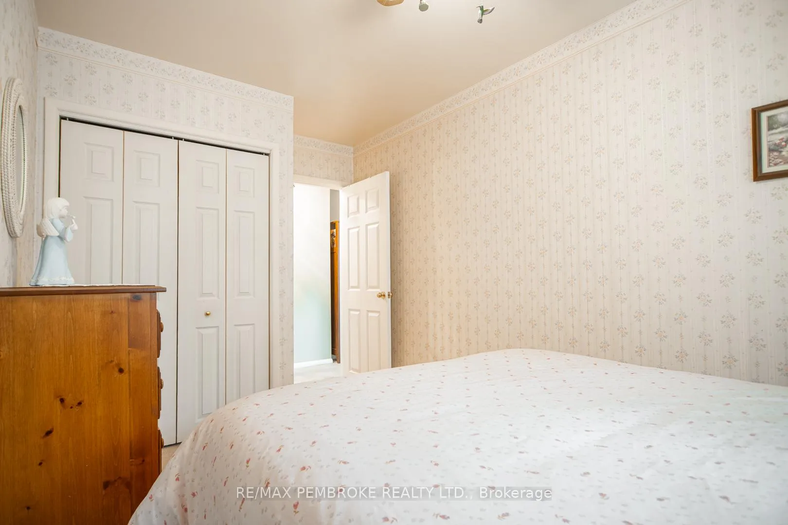 Photo 13 of 784 Mackay Street, Pembroke — HOMEH