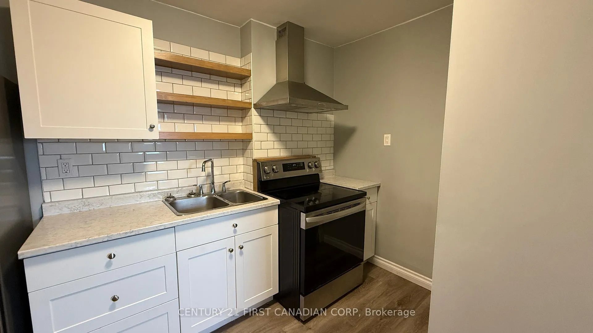 Front of Unit 3, 1072 Dundas Street