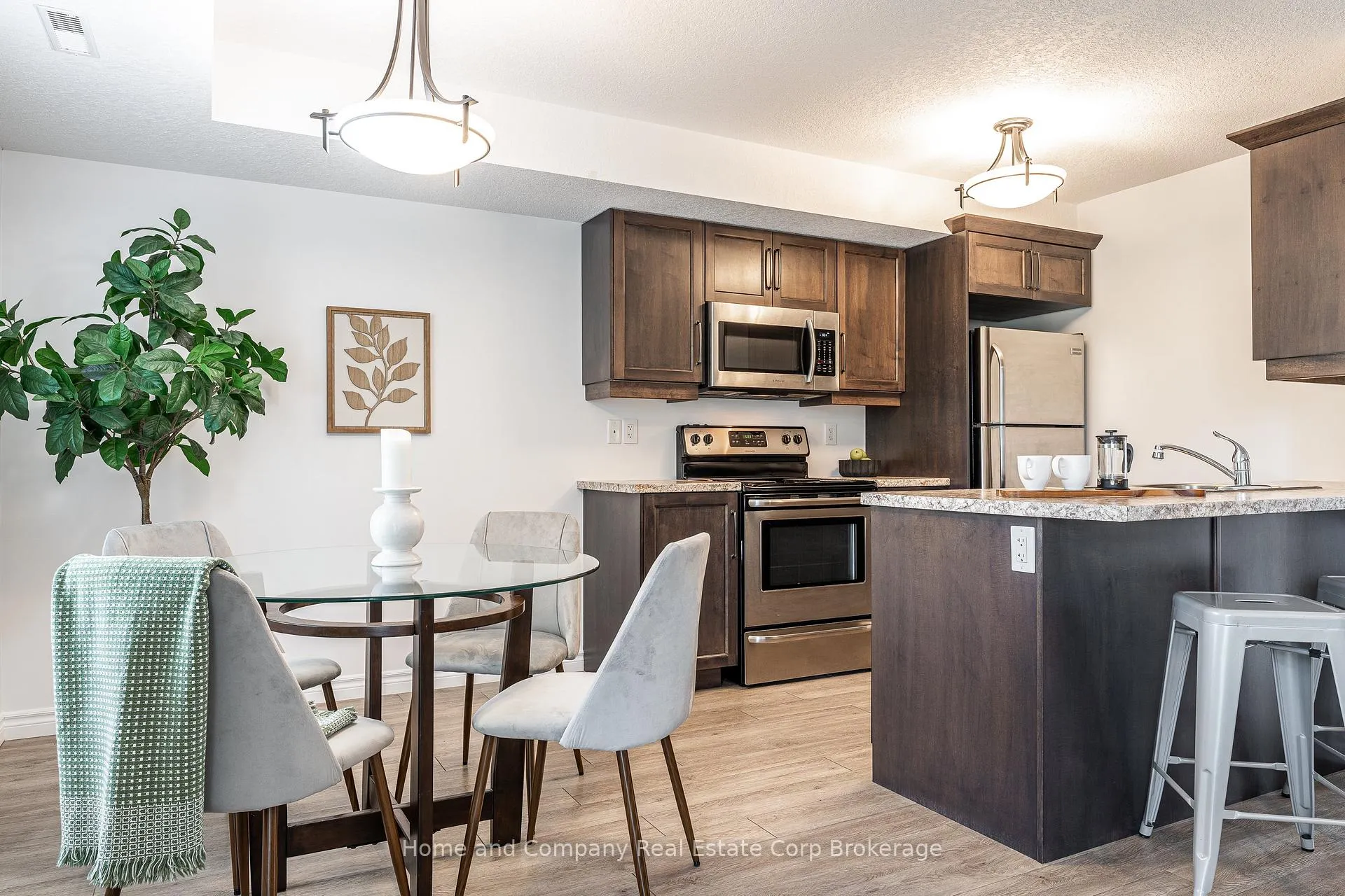 Photo 11 of Unit 4, 148 Borden Street, Stratford — HOMEH
