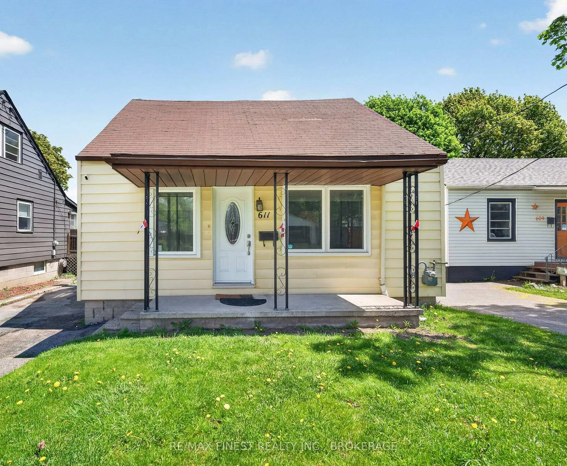 Photo 1 of 611 Alfred Street, Kingston, East of Sir John A. Blvd — HOMEH