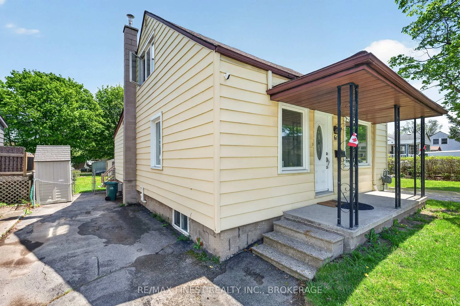 Photo 3 of 611 Alfred Street, Kingston, East of Sir John A. Blvd — HOMEH