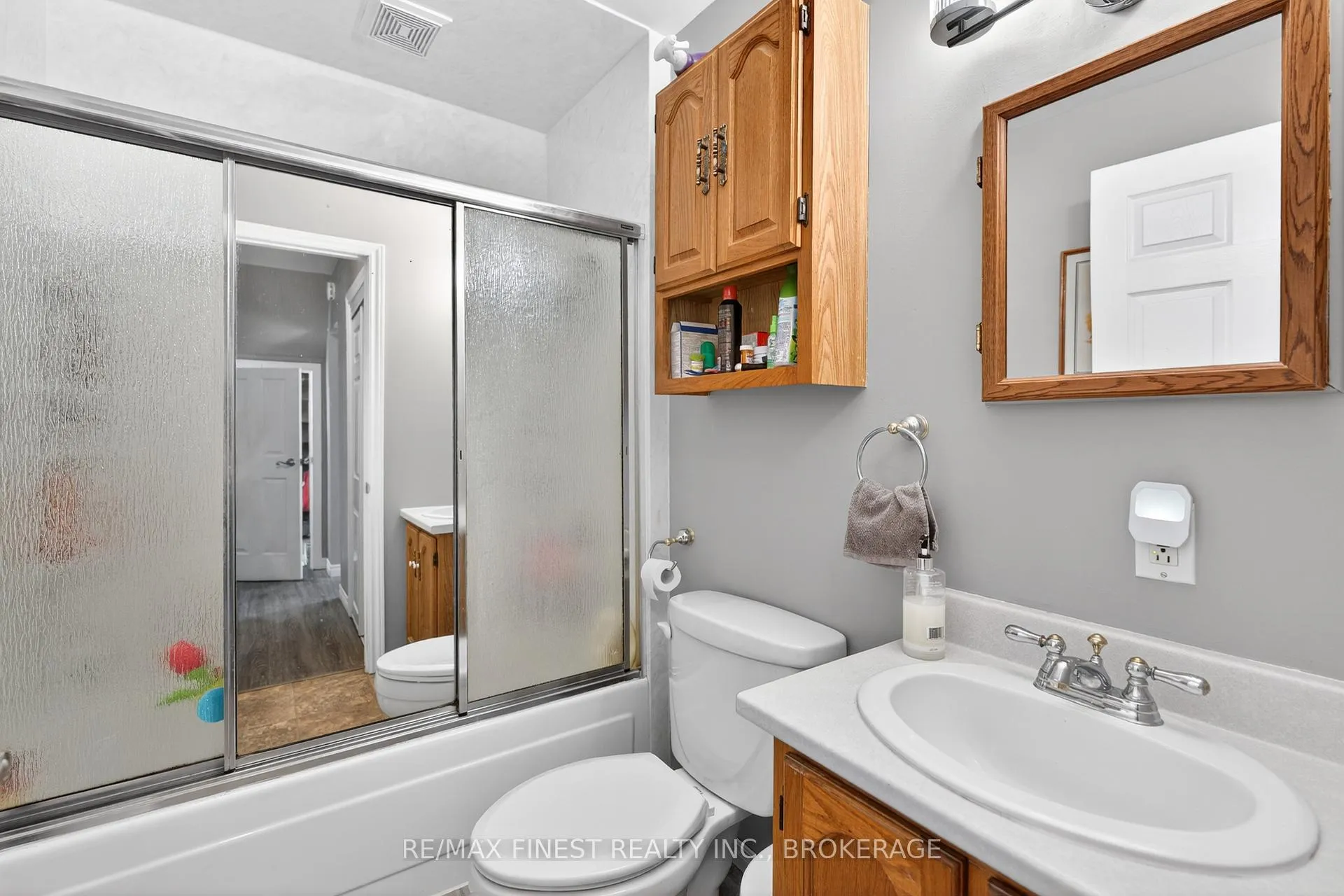 Photo 21 of 611 Alfred Street, Kingston, East of Sir John A. Blvd — HOMEH