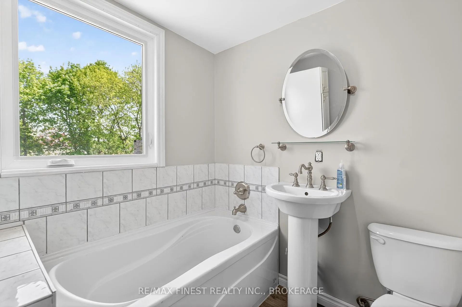Photo 27 of 611 Alfred Street, Kingston, East of Sir John A. Blvd — HOMEH
