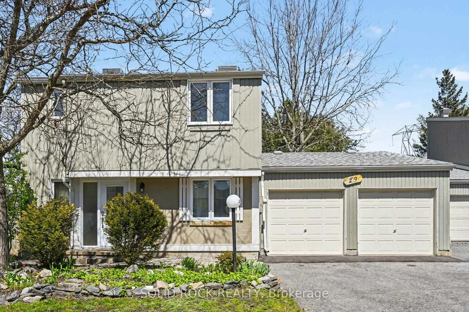 Photo 2 of 29 Jackson Court, Ottawa, Kanata - Beaverbrook — HOMEH