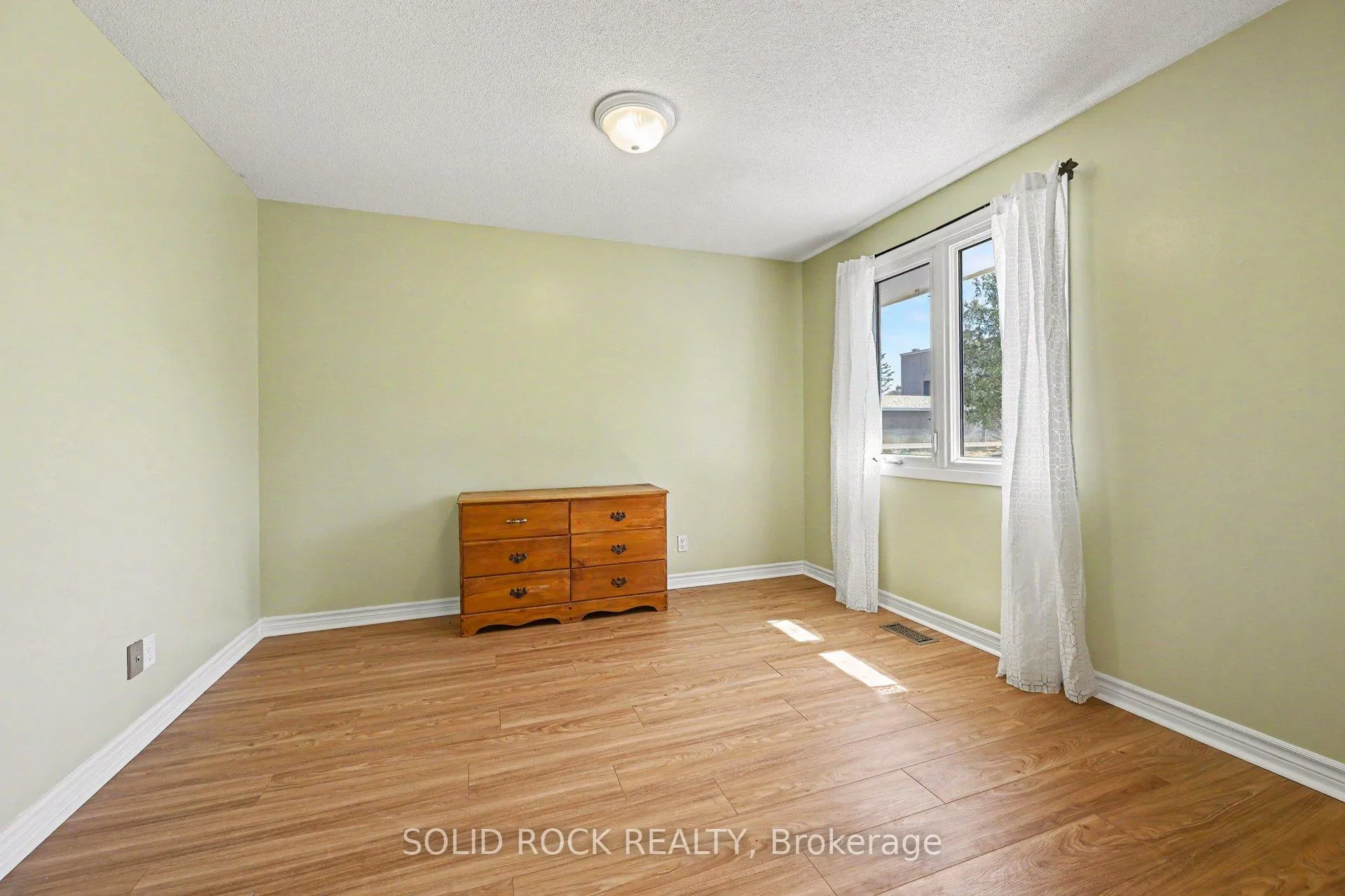 Photo 24 of 29 Jackson Court, Ottawa, Kanata - Beaverbrook — HOMEH