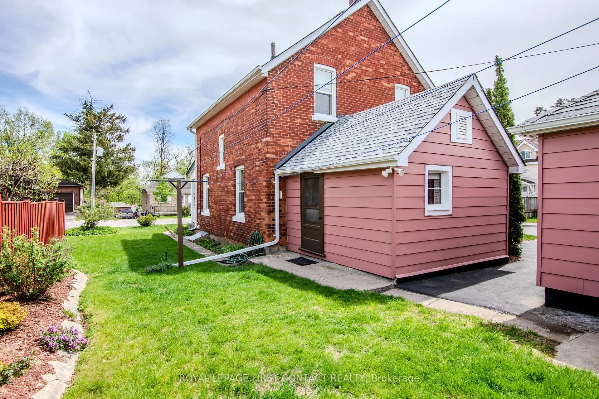 Photo 11 of 14 Frederick Street, Barrie, Sanford — HOMEH