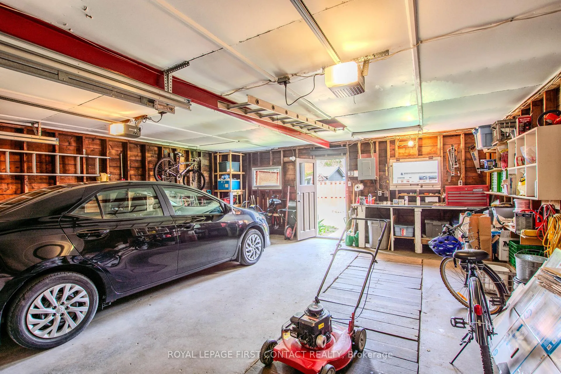 Photo 14 of 14 Frederick Street, Barrie, Sanford — HOMEH