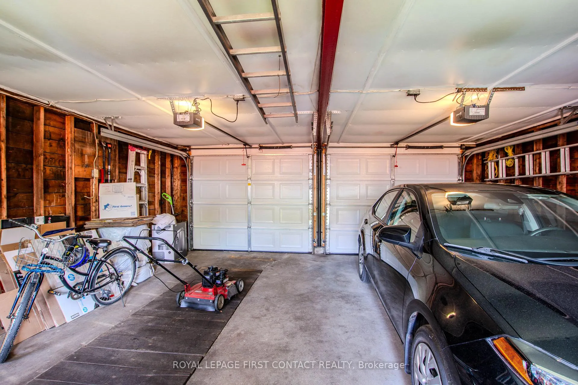 Photo 15 of 14 Frederick Street, Barrie, Sanford — HOMEH