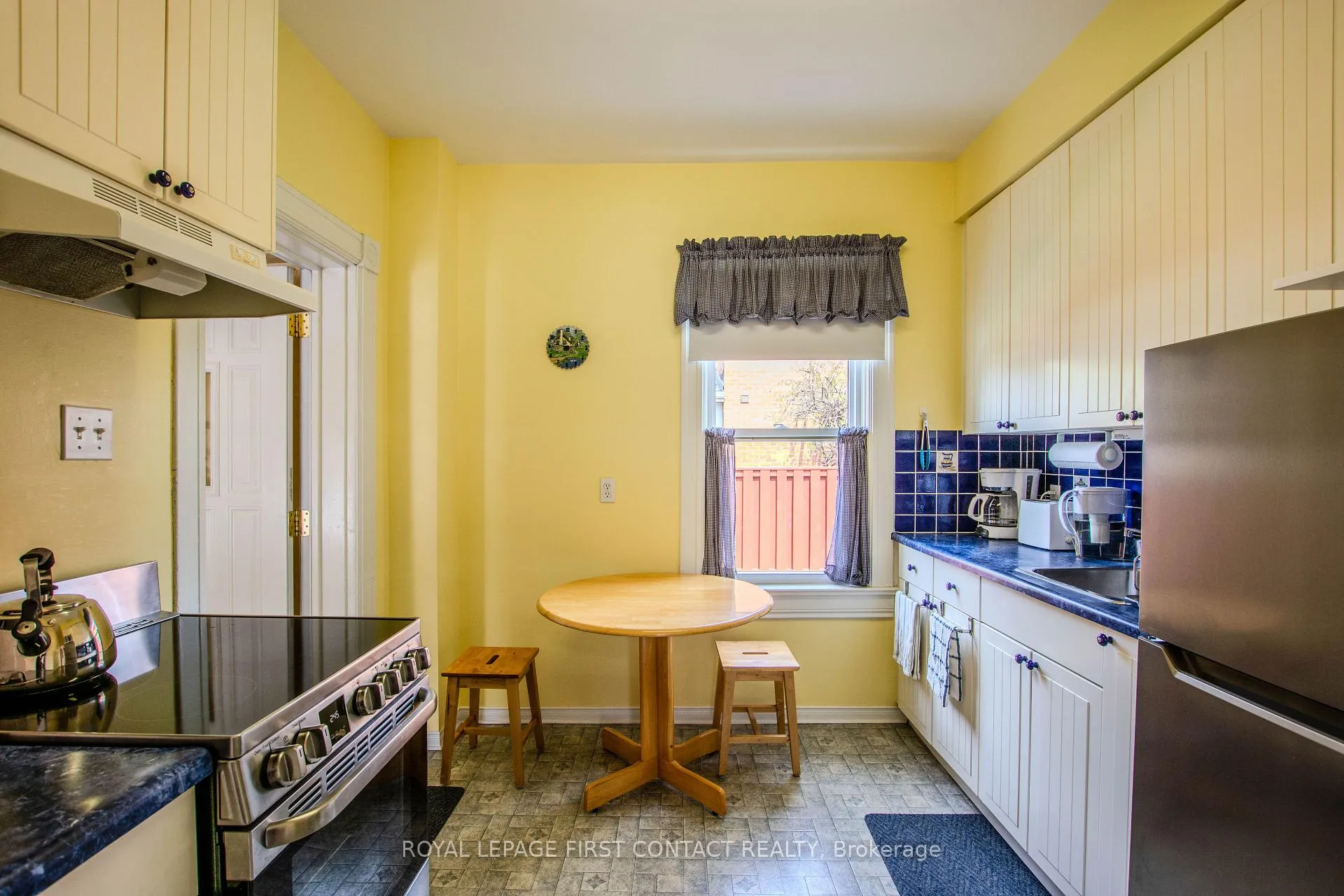 Photo 25 of 14 Frederick Street, Barrie, Sanford — HOMEH