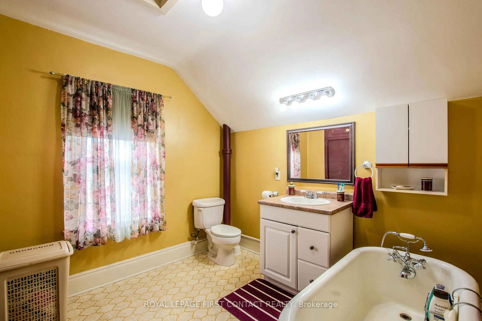 Photo 31 of 14 Frederick Street, Barrie, Sanford — HOMEH