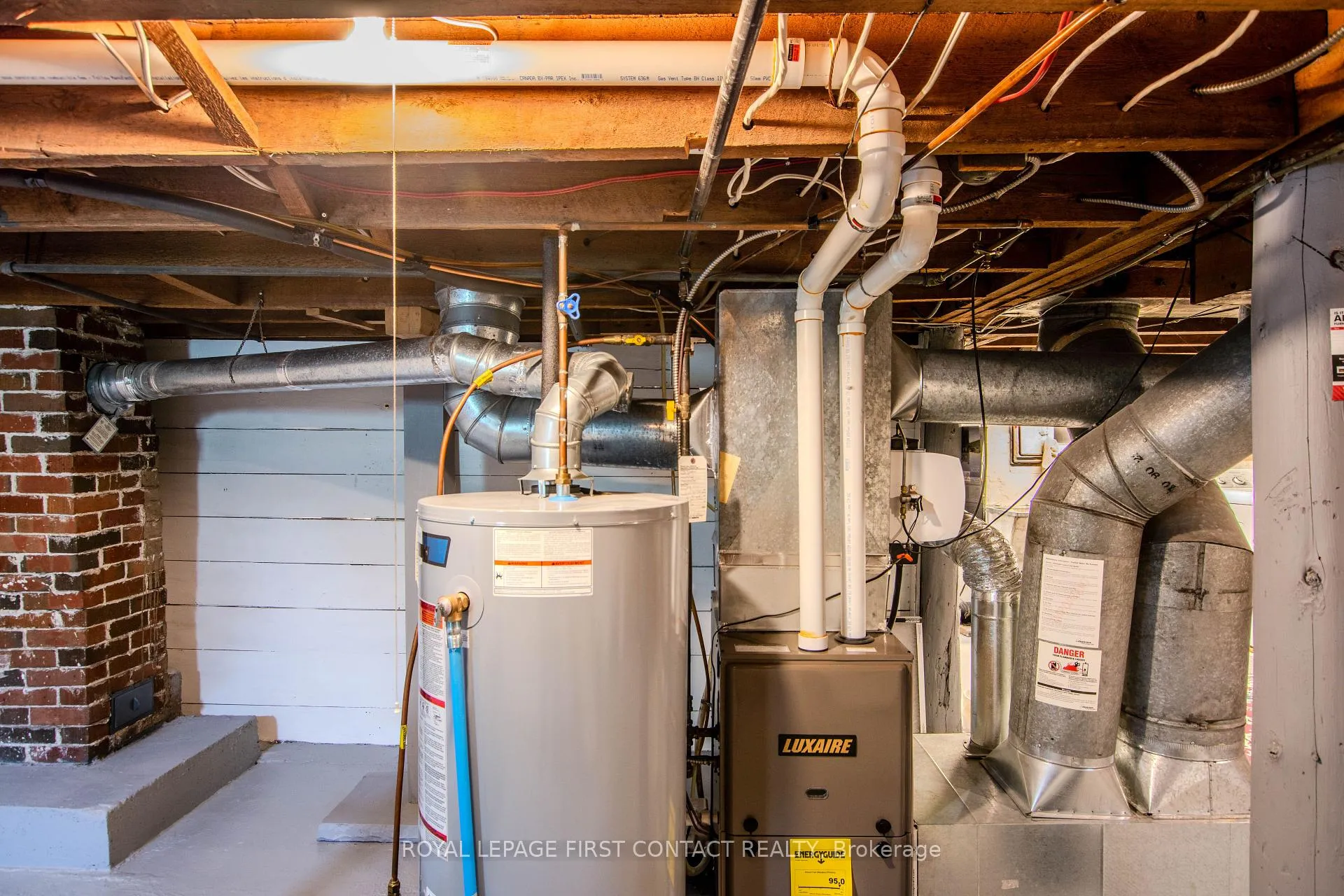 Photo 34 of 14 Frederick Street, Barrie, Sanford — HOMEH