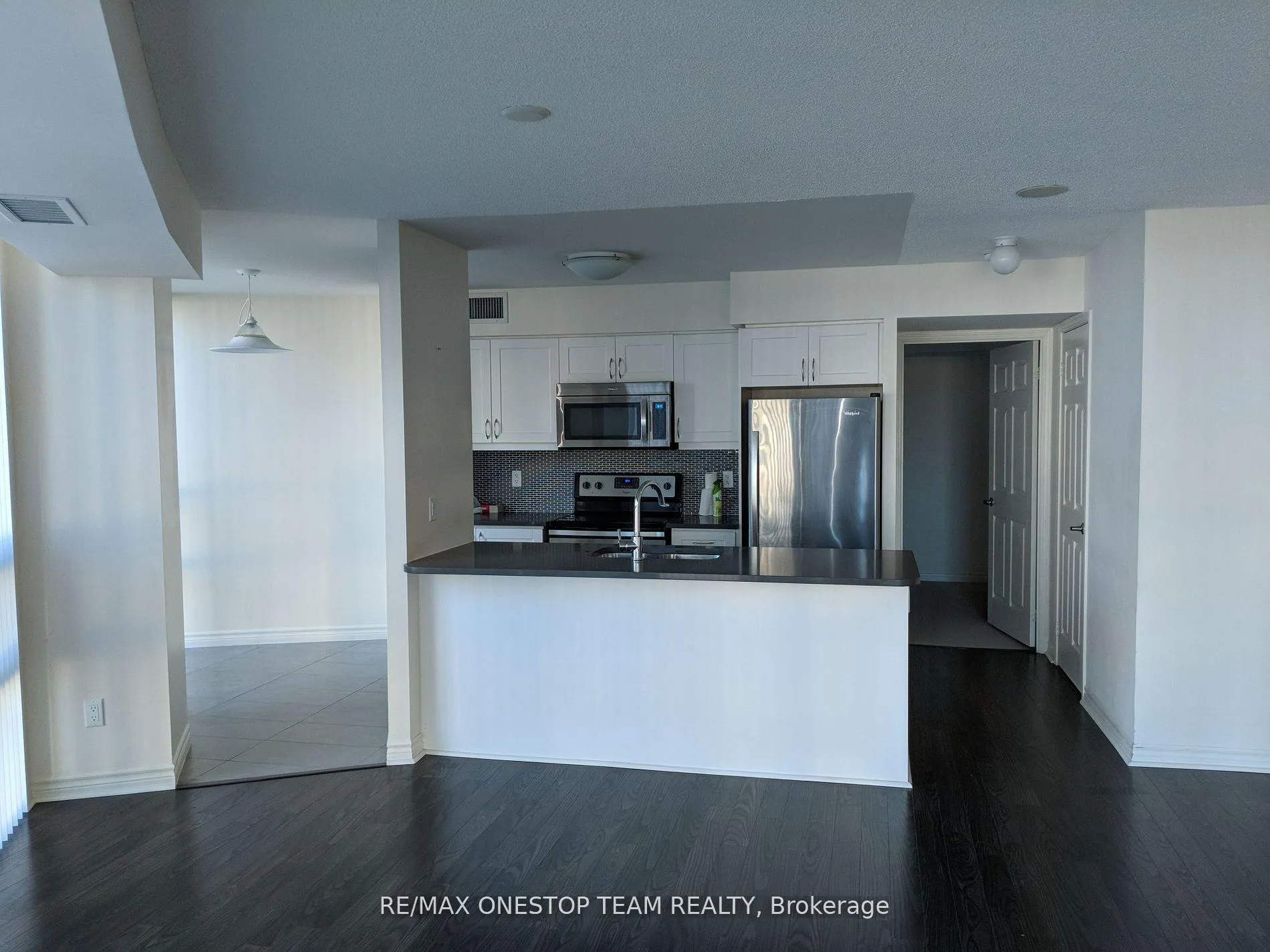 Photo 6 of Unit 811, 19 Grand Trunk Crescent, Toronto, Waterfront Communities — HOMEH