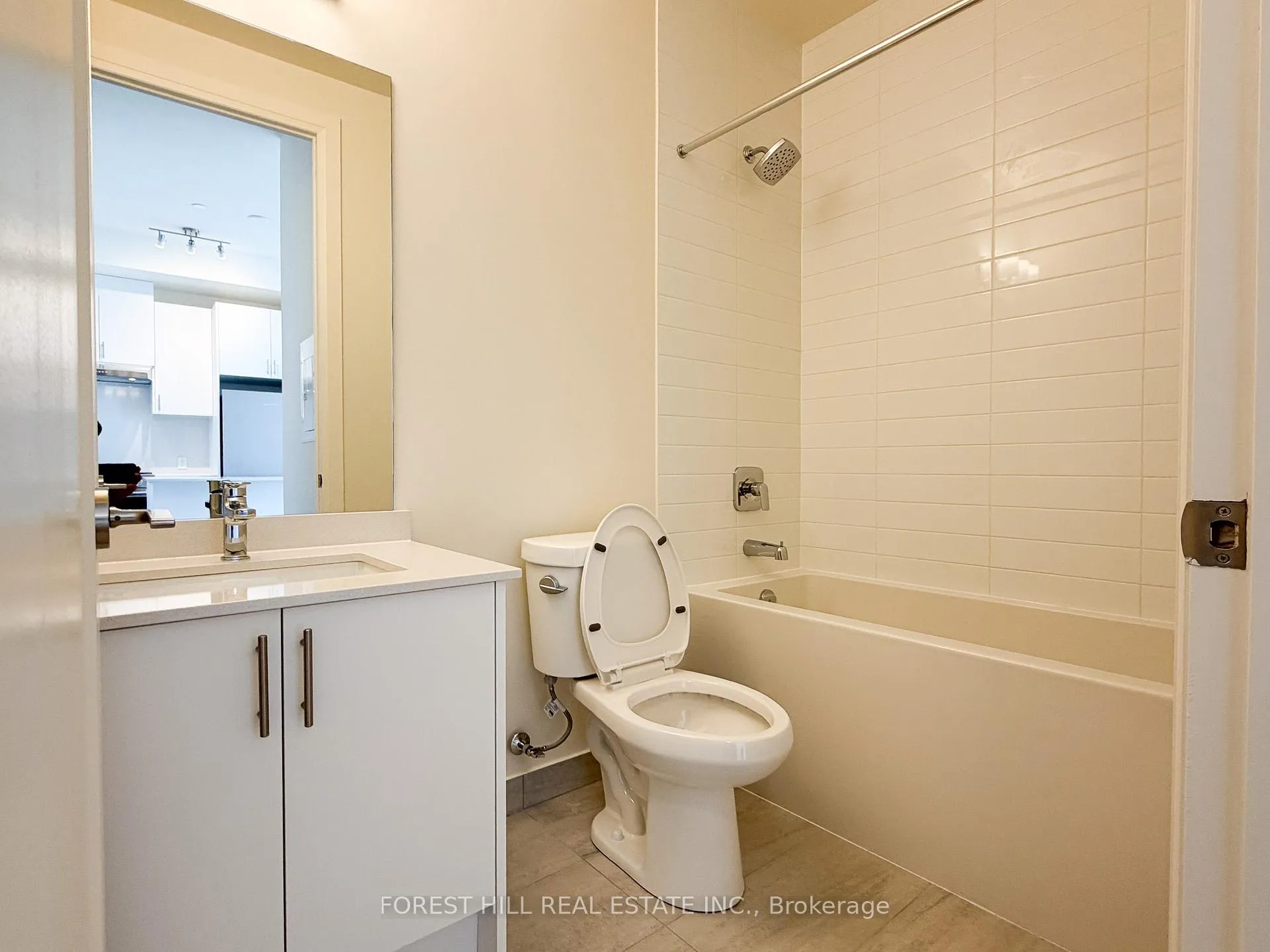 Photo 3 of Unit PH104, 27 Korda Gate, Vaughan, Vellore Village — HOMEH
