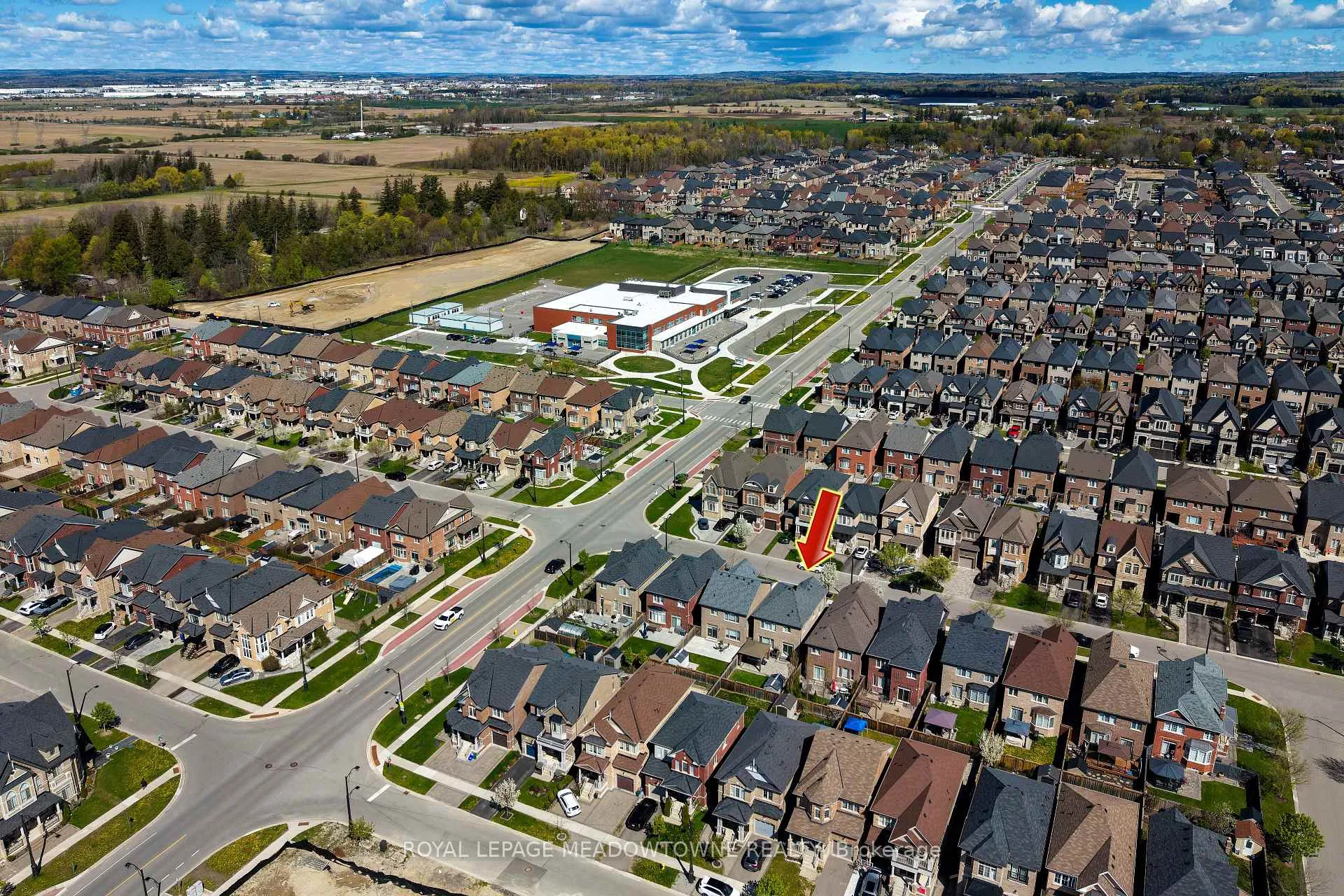 Photo 2 of 11 Cranbrook Crescent, Vaughan, Kleinburg — HOMEH