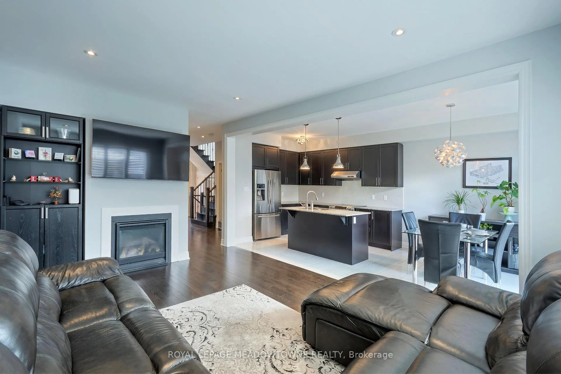 Photo 6 of 11 Cranbrook Crescent, Vaughan, Kleinburg — HOMEH