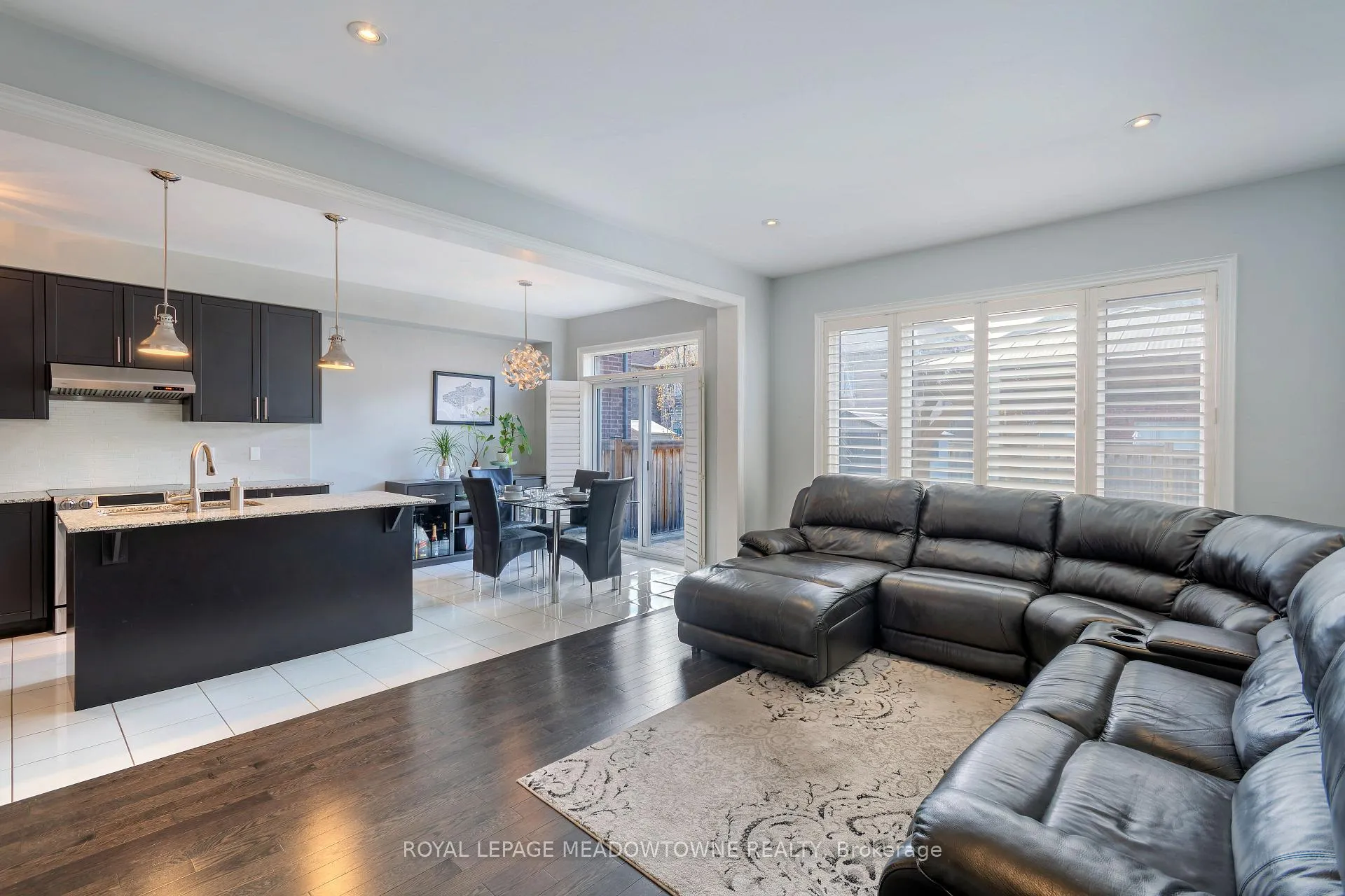 Photo 7 of 11 Cranbrook Crescent, Vaughan, Kleinburg — HOMEH