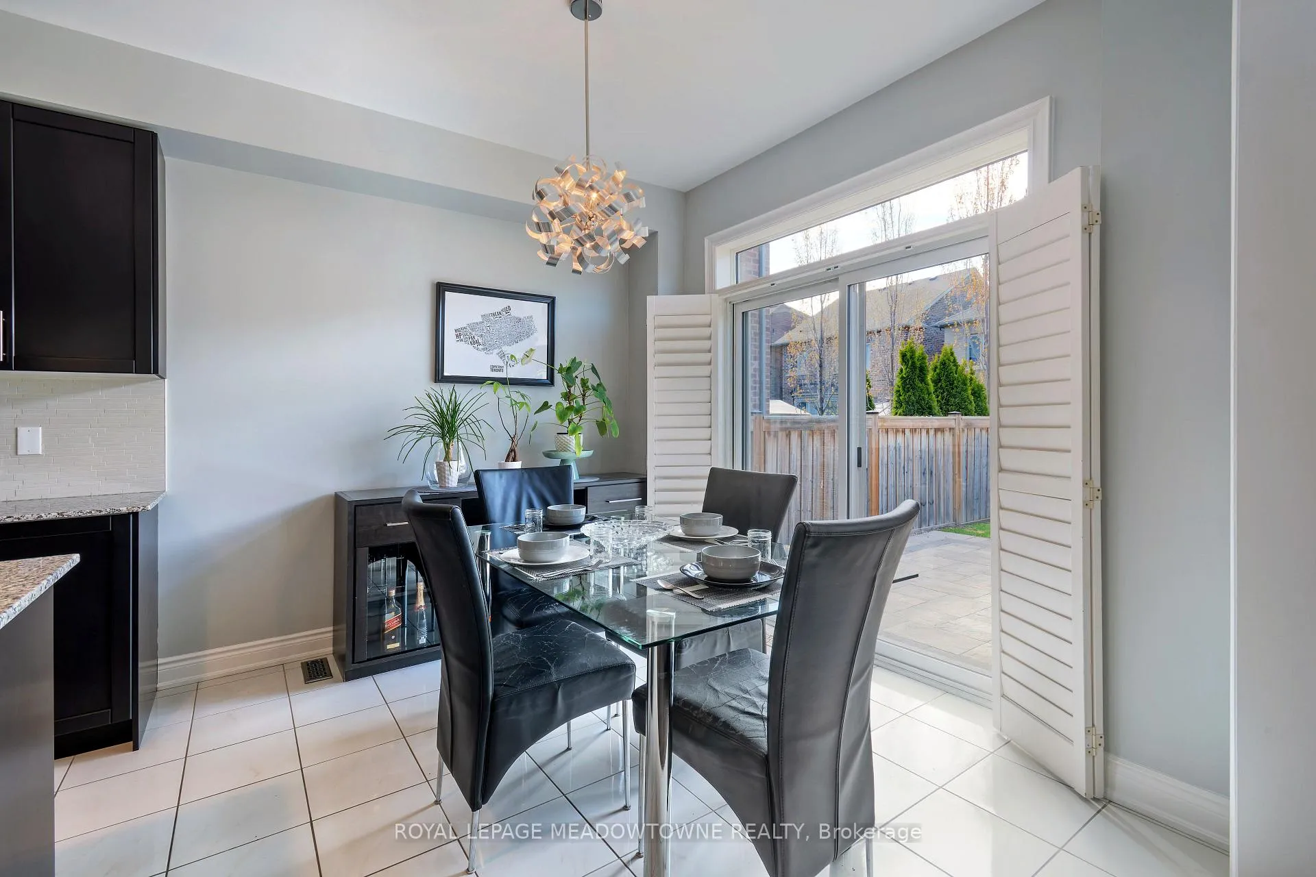 Photo 11 of 11 Cranbrook Crescent, Vaughan, Kleinburg — HOMEH