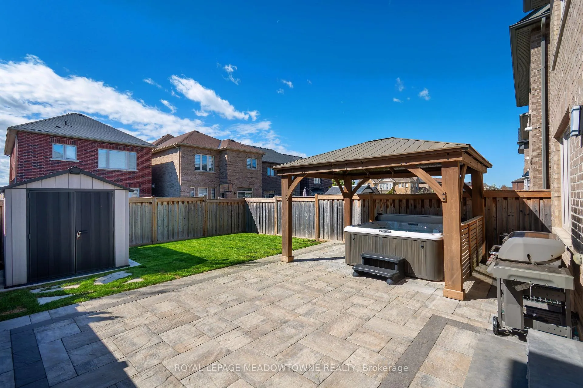 Photo 13 of 11 Cranbrook Crescent, Vaughan, Kleinburg — HOMEH