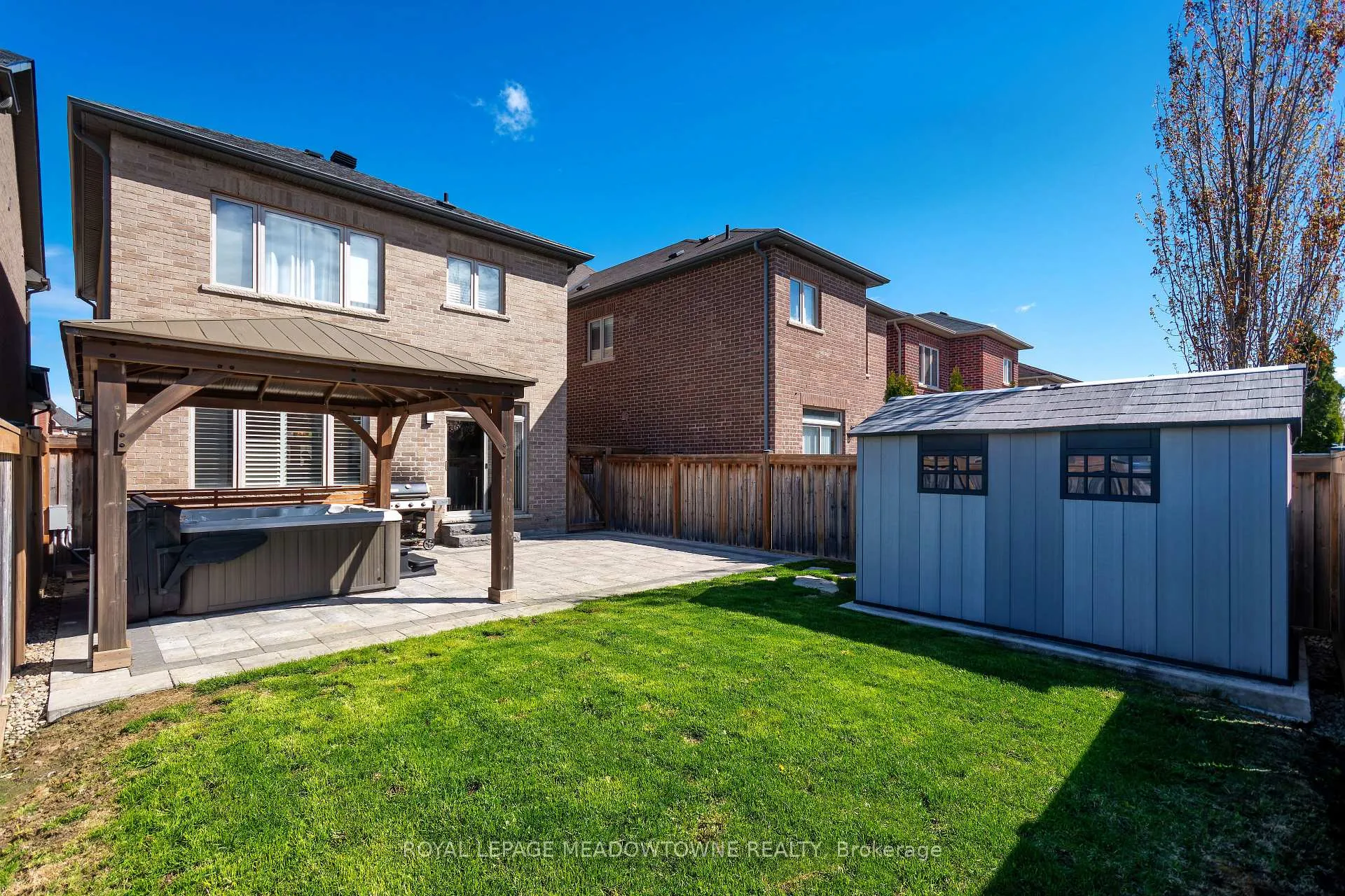 Photo 14 of 11 Cranbrook Crescent, Vaughan, Kleinburg — HOMEH