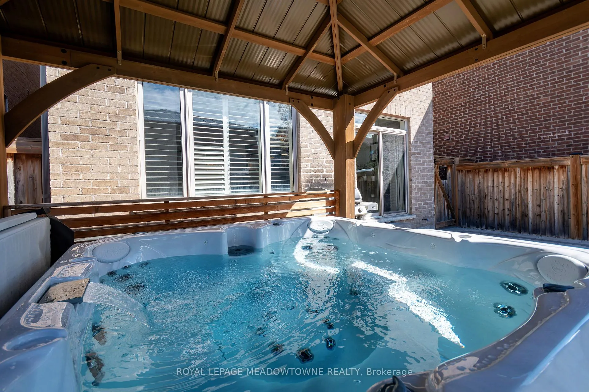 Photo 15 of 11 Cranbrook Crescent, Vaughan, Kleinburg — HOMEH