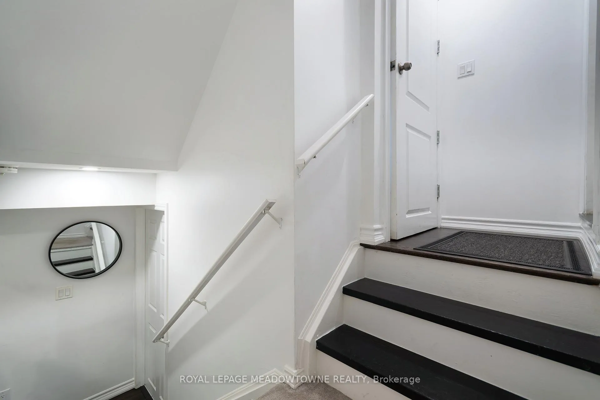Photo 28 of 11 Cranbrook Crescent, Vaughan, Kleinburg — HOMEH