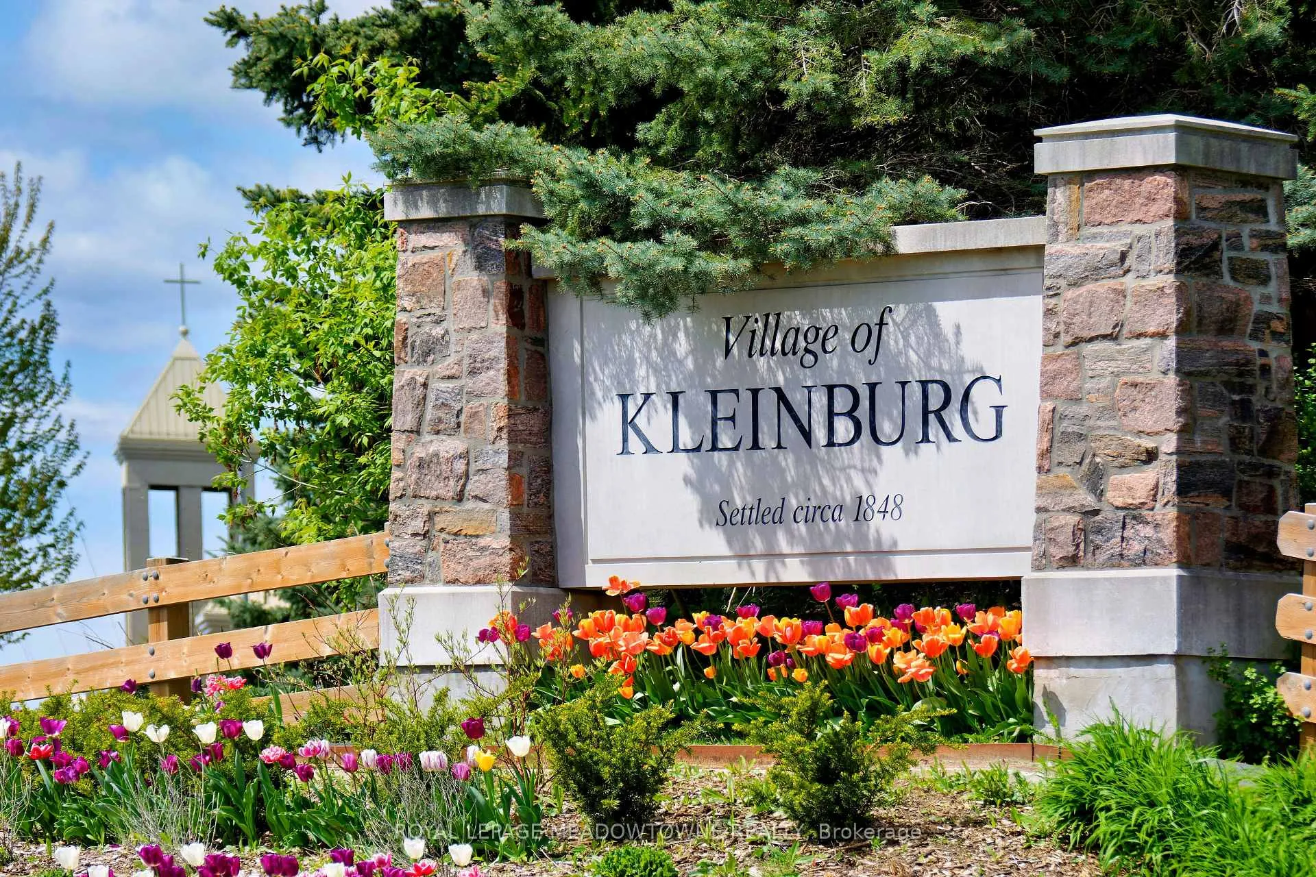 Photo 40 of 11 Cranbrook Crescent, Vaughan, Kleinburg — HOMEH