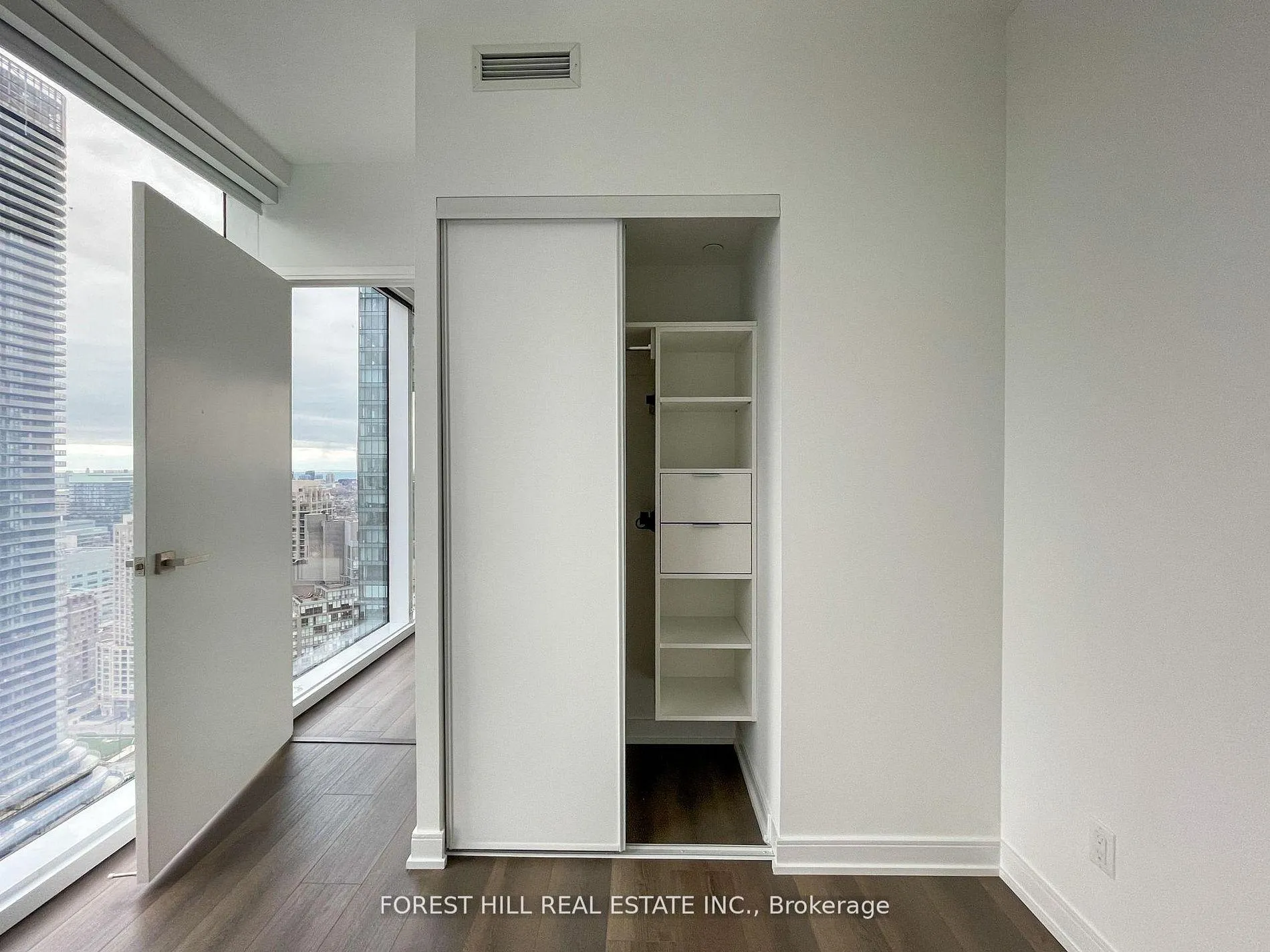 Photo 14 of Unit 3709, 3 Gloucester Street, Toronto, Church-Yonge Corridor — HOMEH