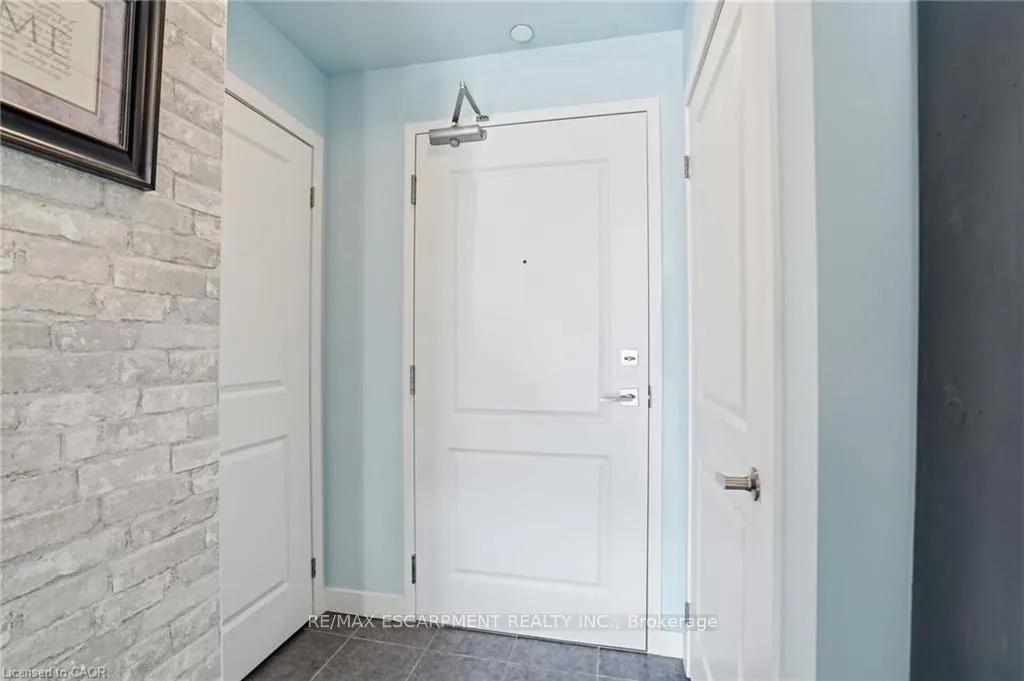 Photo 5 of Unit 102, 125 Shoreview Place, Hamilton, Lakeshore — HOMEH