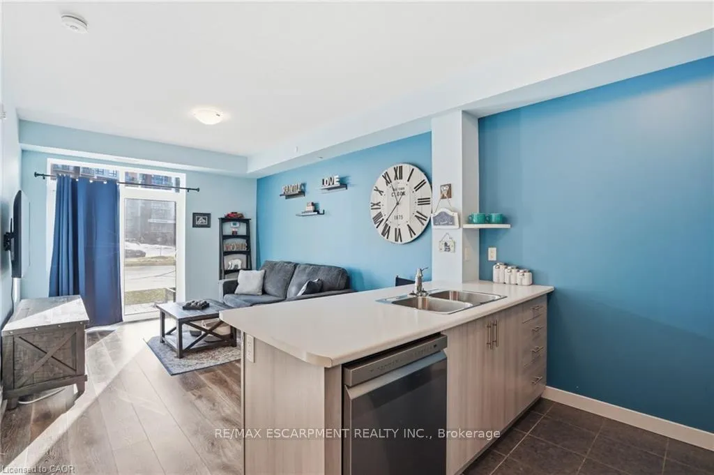 Photo 10 of Unit 102, 125 Shoreview Place, Hamilton, Lakeshore — HOMEH