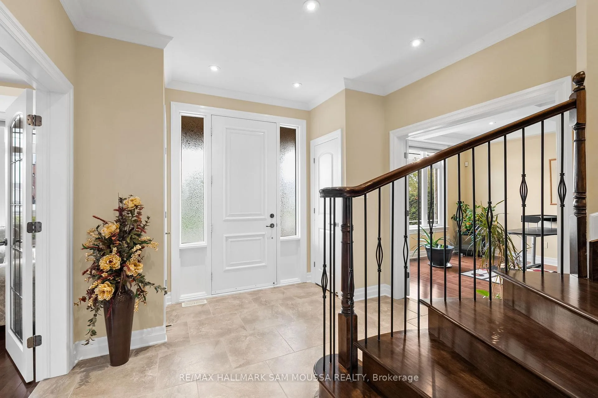 Photo 4 of 18 Wynford Avenue, Ottawa, Craig Henry/Woodvale — HOMEH
